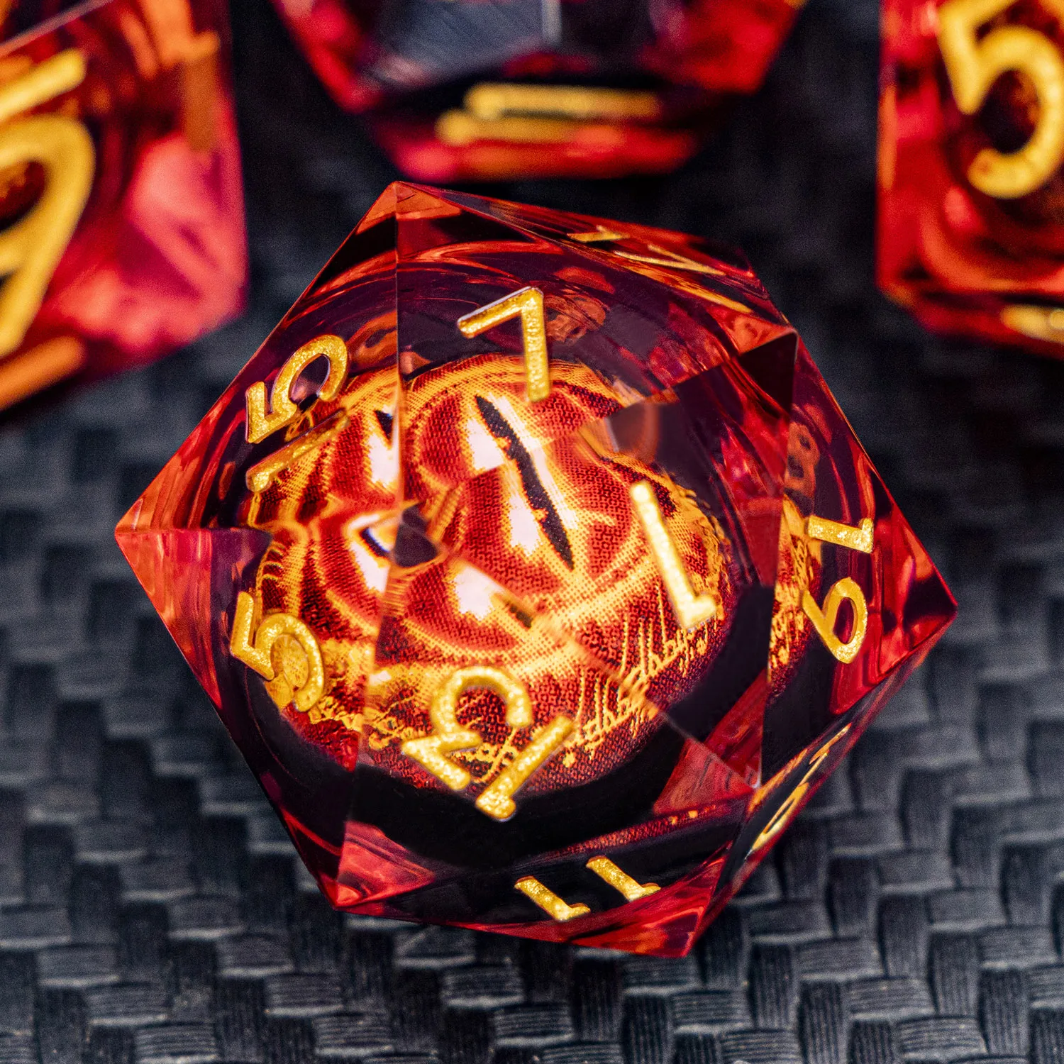 

Of Sauron Lliquid Flow Core Eye D20 Dnd Resin Dice Set D and D Dungeon and Dragon Role Playing Game 7PCS D&D Sharp Edge Red Dice