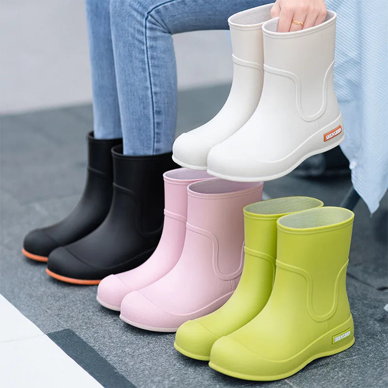 

New Fashionable Thickened Mid-Calf Short Rain Boots Women's Outdoor Wearable Anti-Slip Wear-Resistant PVC Material EVA Sole