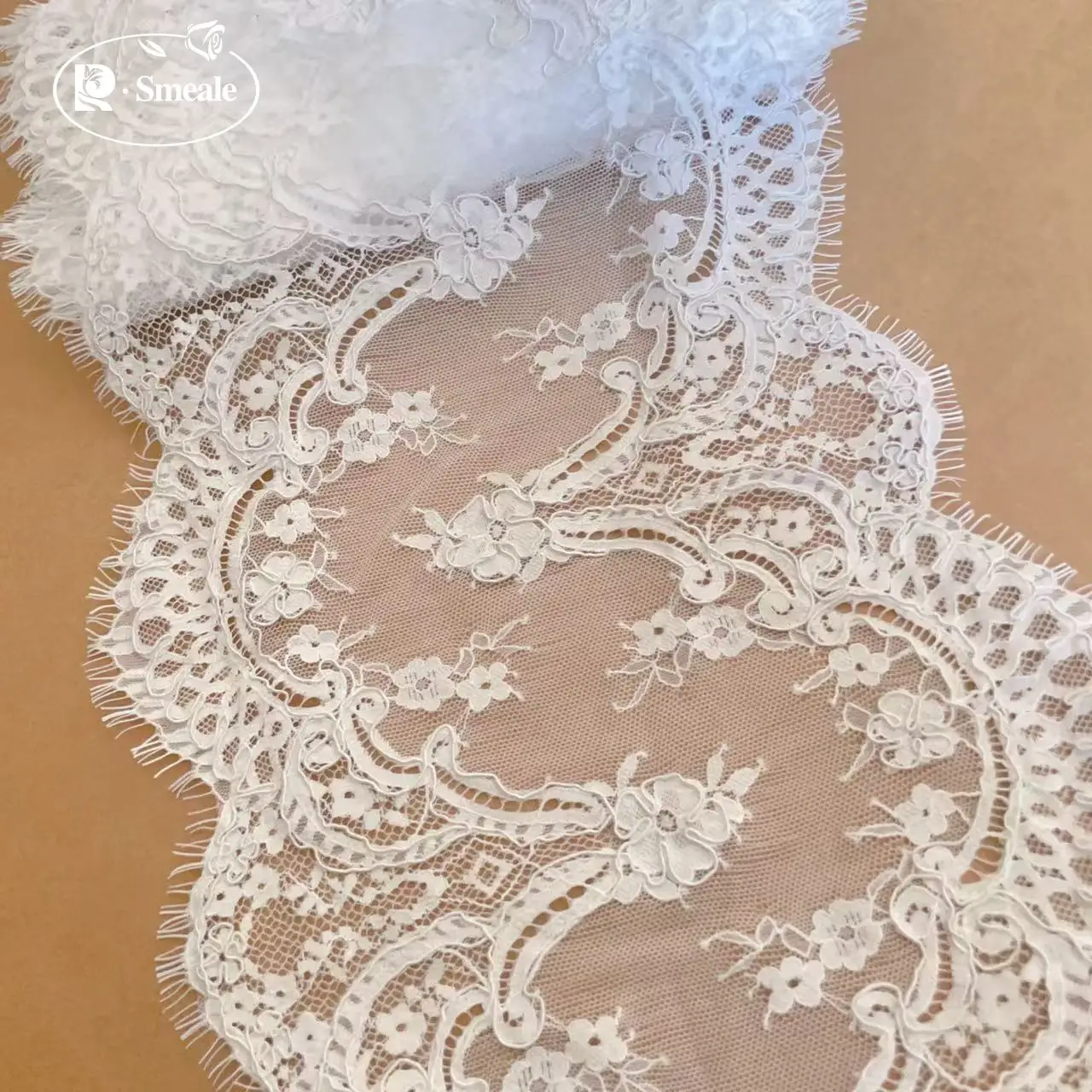 Breite 20 cm und 24 cm. Kordelbestickter Wimpernspitzenstoff, hochwertiger Stoff für Brautkleider, Hochzeitskleider, DIY-Röcke. – Detail 3