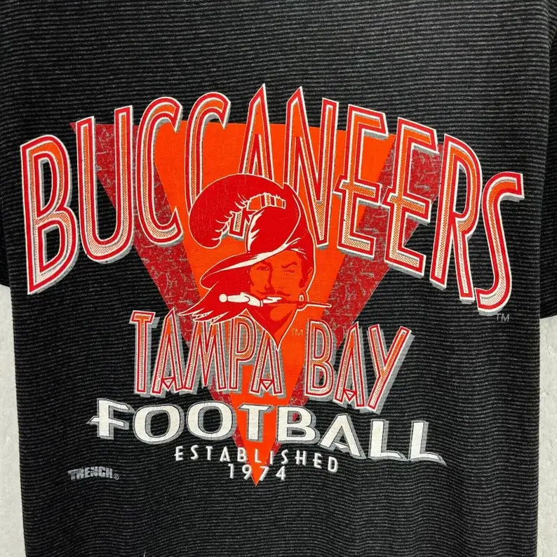 Vintage Buccaneers Tampa Bay Football Black T-shirt Size S