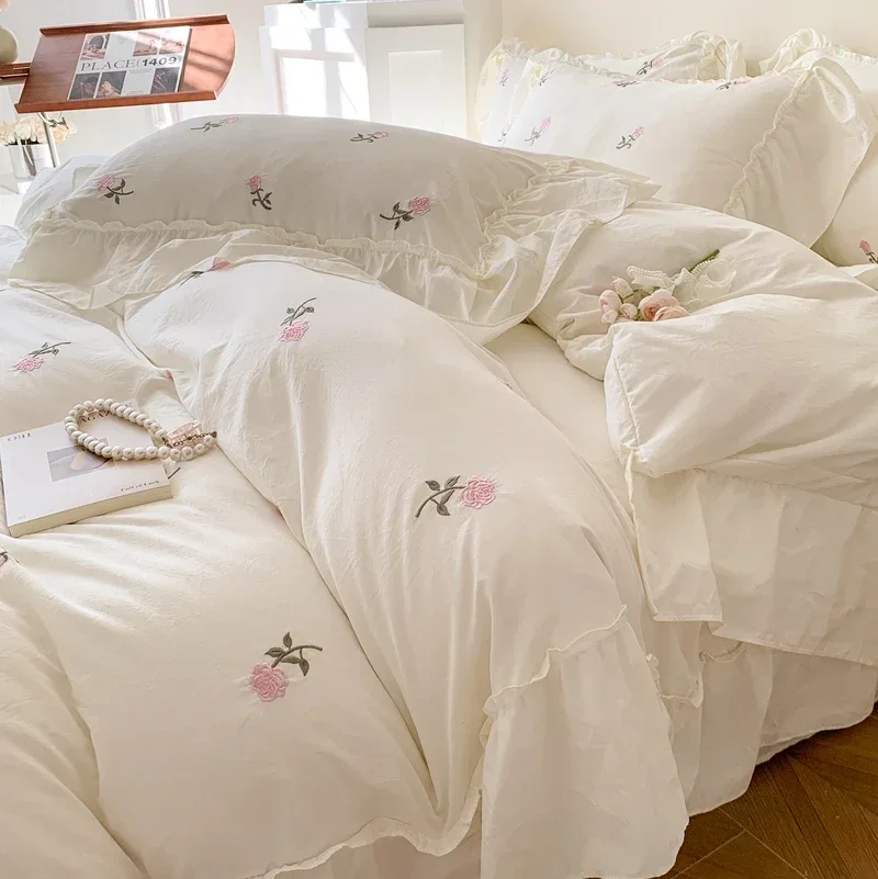 3pcs Rose Embroidered Duvet Cover Set (1*Duvet Cover + 2*Pillowcase, Without Core), Princess Style Lace Bedding Set