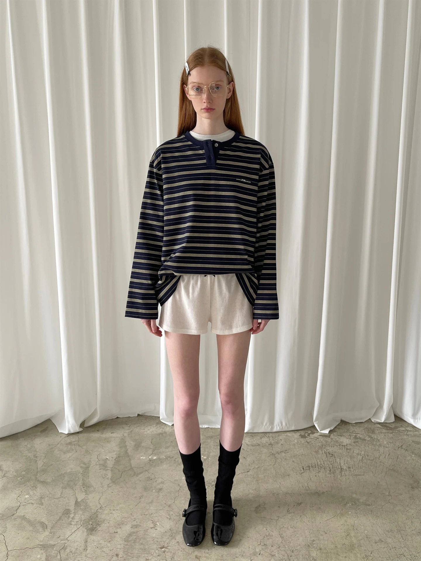 

PFF GIRL Long Sve Henry irt с логотипом в горизонтальную полоску в индивидуальном стиле, хлопковая повседневная футболка свободного кроя с двумя пуговицами