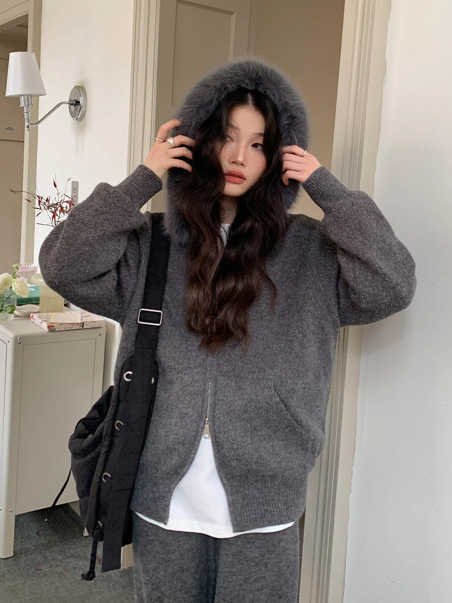 

ay Knitted Hat Set Women's Winter 2026 New Korean Sle Beautiful Two-Piece Suit High Waist Long Pants Casual Sle