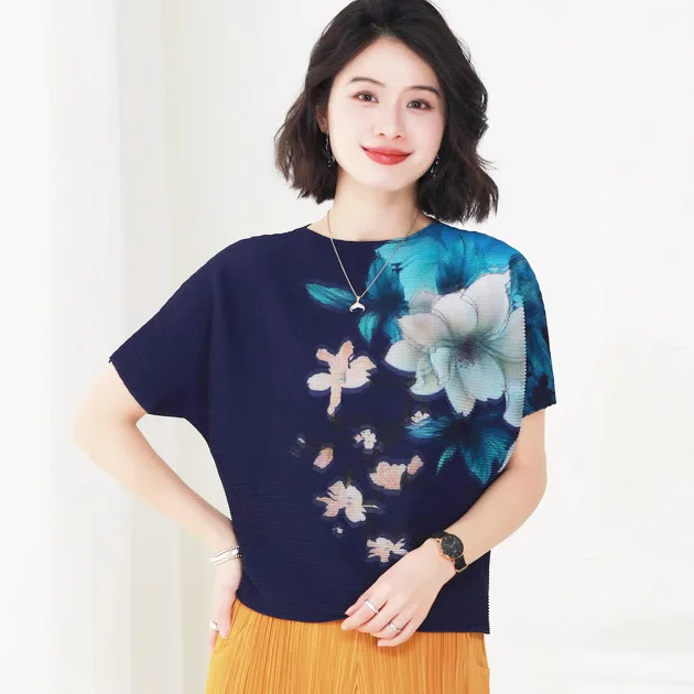 Miyake 2025 Spring New Folded Fashion Bat Sleeve Plisse Xiaomi Commuter Pleated Elegant Atmospheric Printed Short Sleeve Top