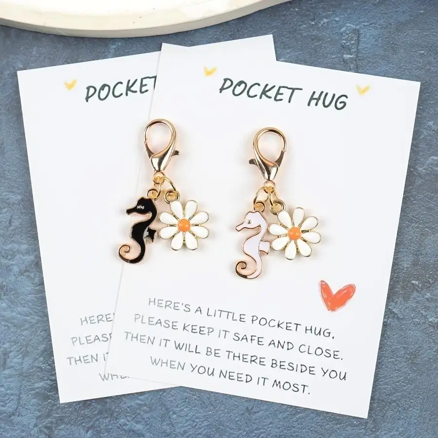 1/5/10/20/50/100pcs /s Cute Black-and-White Seahorse and Daisy Keychain with Pocket-Sized Greeting Card, Perfect for Bags, Headp