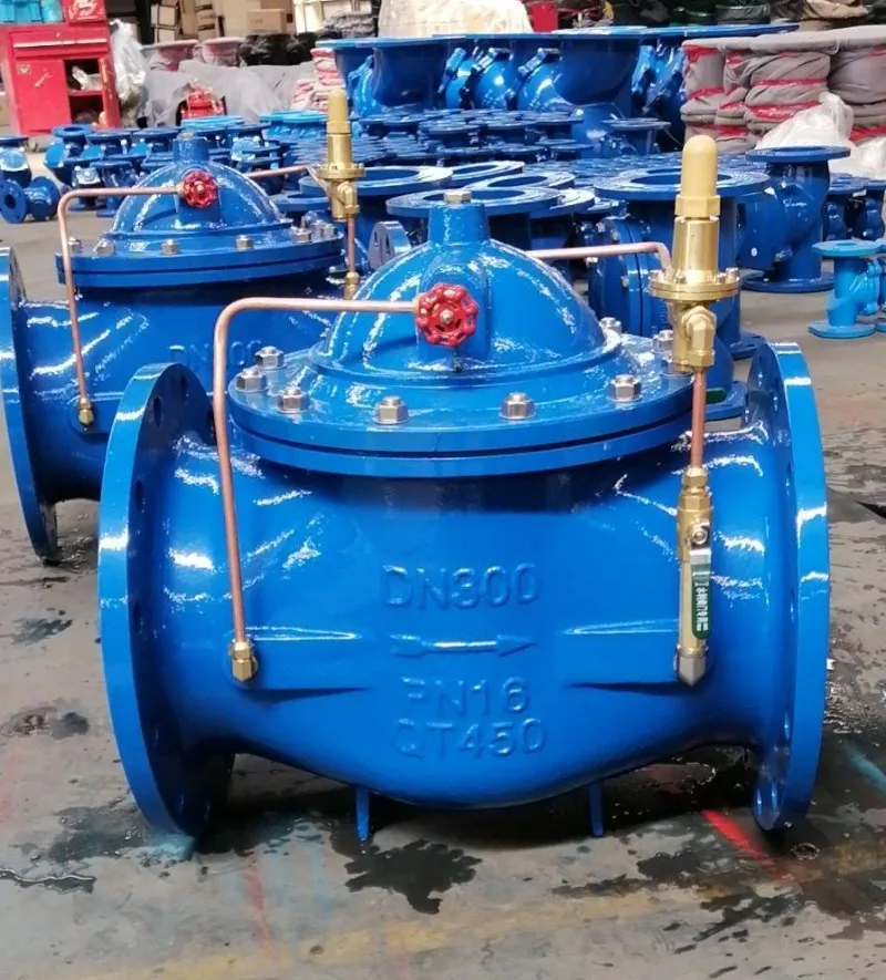 Manual pilot operated pressure reducing valve for pipeline flow control