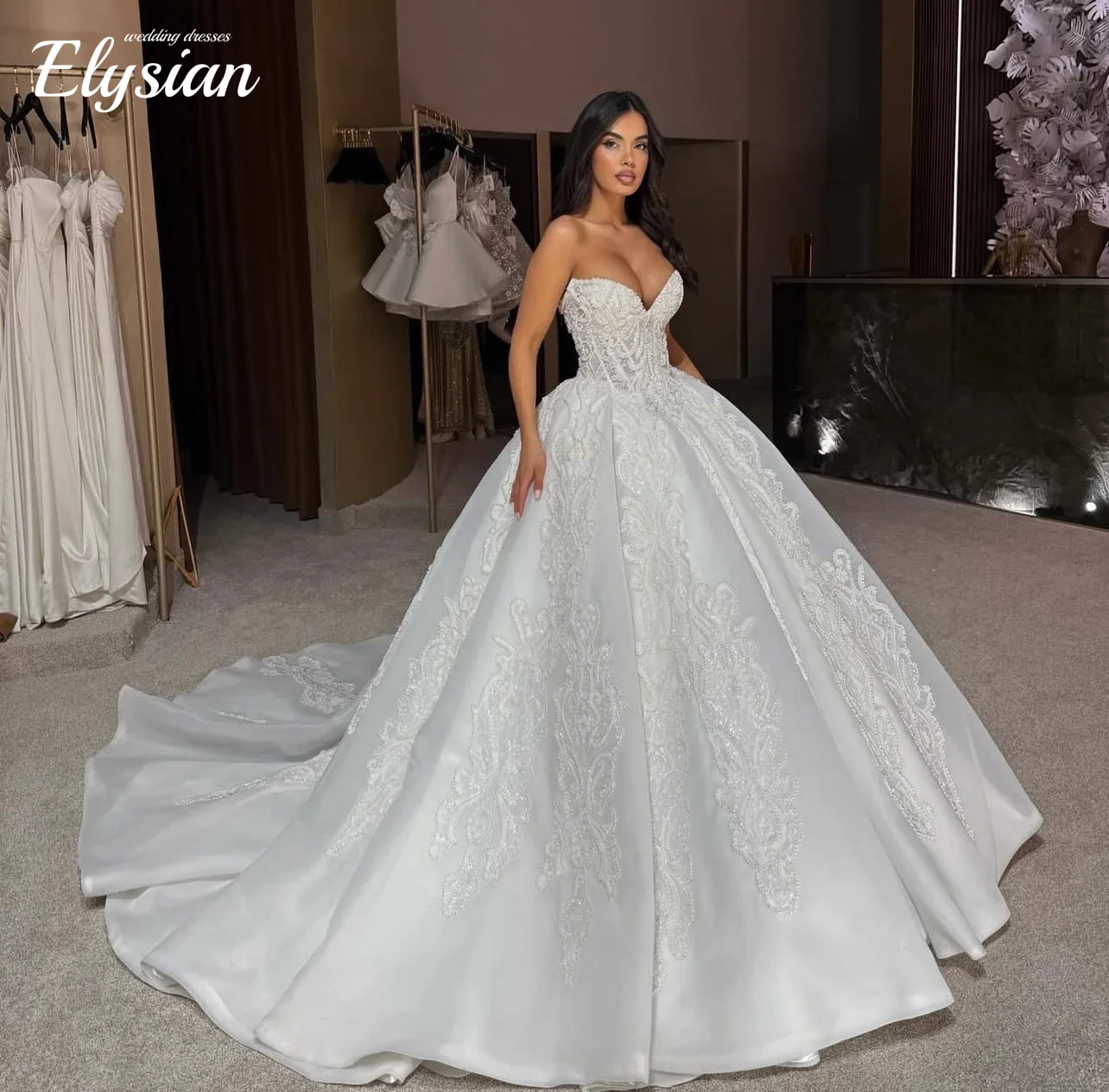 カスタムメイドの高級ウェディングドレス、スイートハートネックライン、ノースリーブパフスリーブ、レトロなレディースウェディングドレス