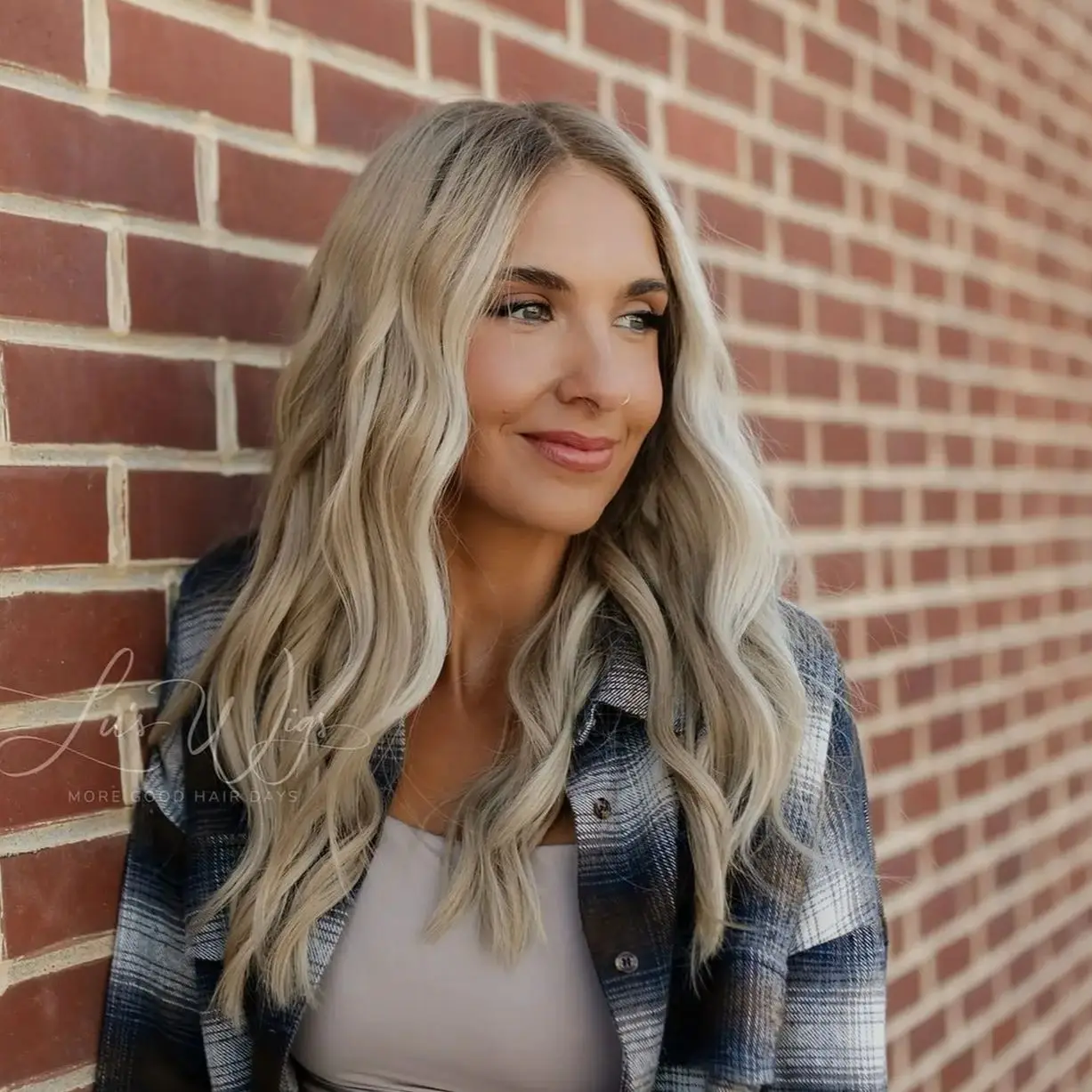 

20-дюймовый свободный волнистый парик средней длины Ombre Пепельно-русый парик фронта шнурка Малый/большой размер Кепка Высококачественный синтетический парик для женщин