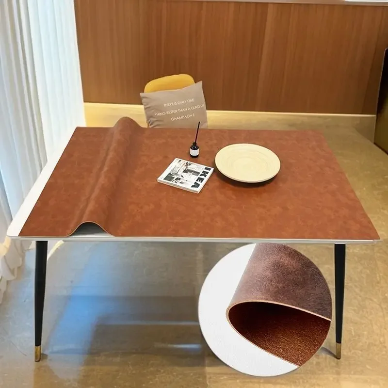 La alfombrilla para escritorio  computadora con textura  cuero es impermeable, resistente a la suciedad, resistente al desga
