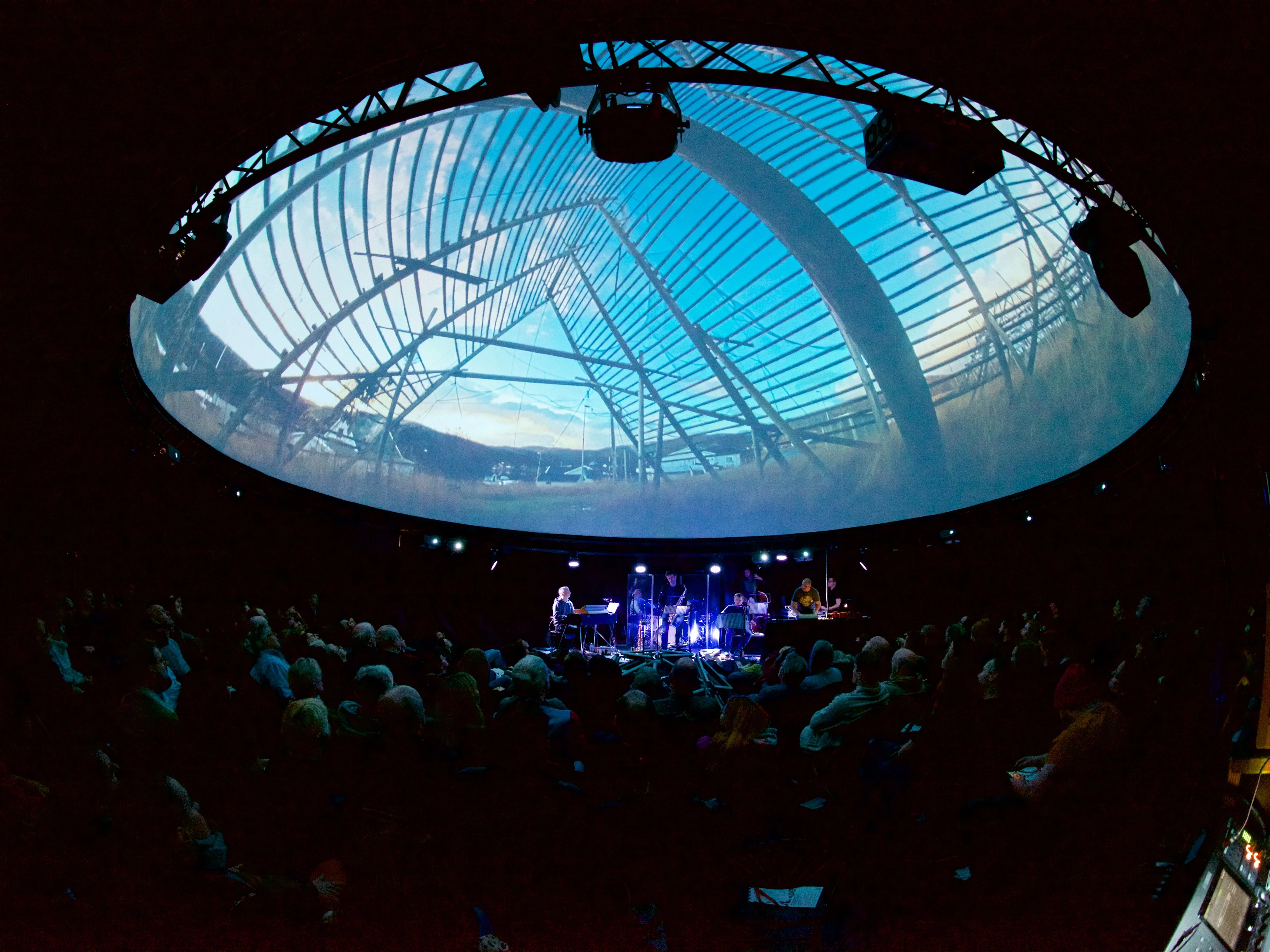 SMAX SMD05 3m Diameter 50M View Area 360 Degree Immersive Dome Projection Screen Theater with 1:1 Format and 20sqm Coverage