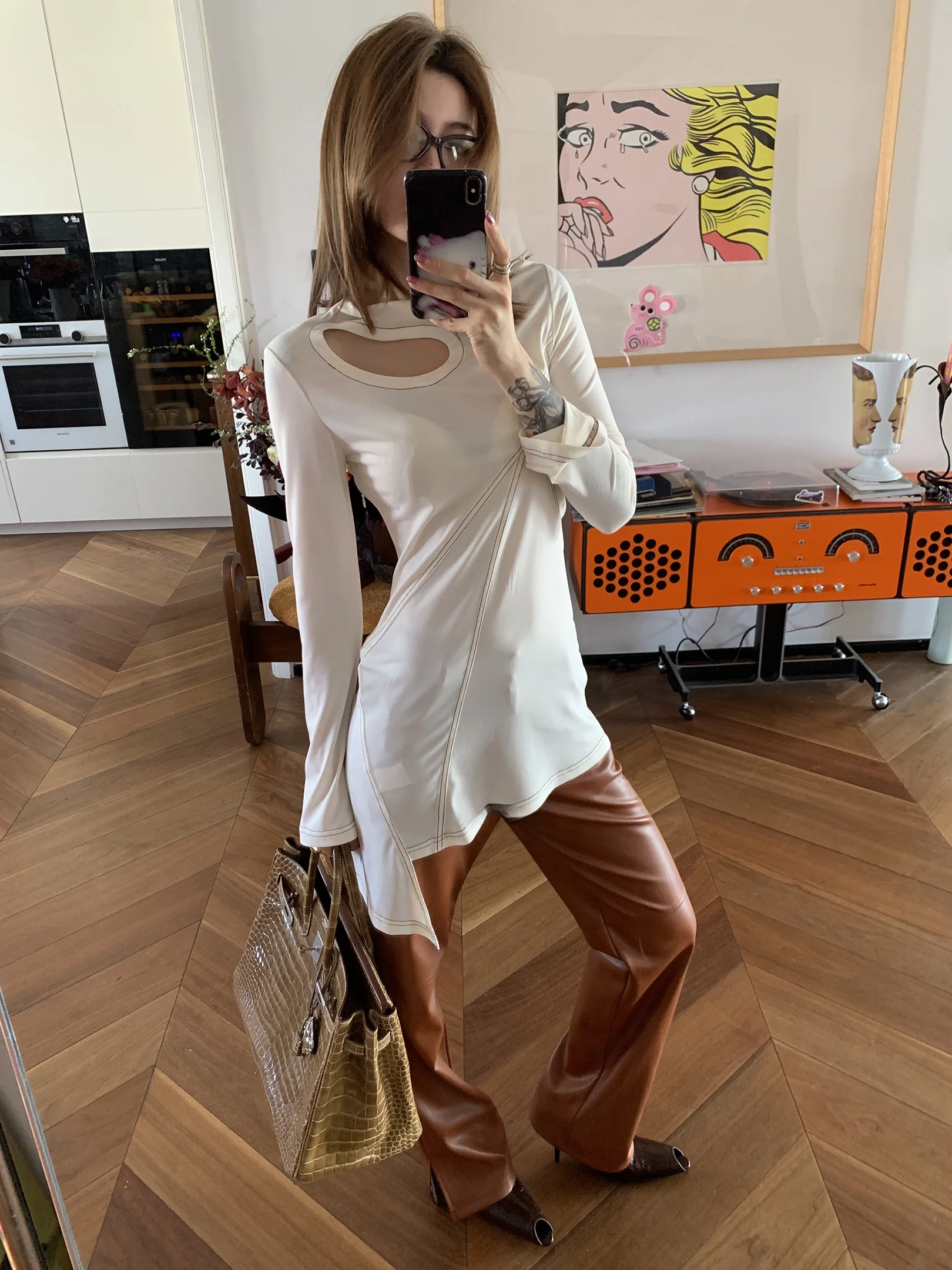 

Женская футболка Tee Goood с длинным рукавом, асимметричным подолом, цветными блоками, свободного кроя, из полиэстера и спандекса.