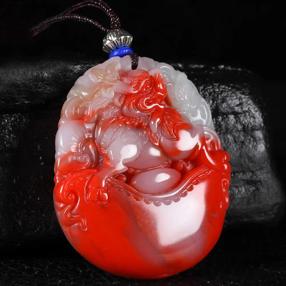 

Нефритовый кулон в виде единорога из натурального нефрита цвета куриной крови, ручной работы, полированный, изящное украшение для мужчин и женщин, коллекционный подарок.