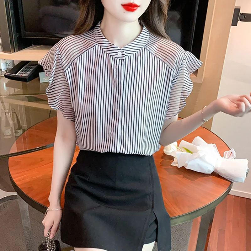 Camisas de manga curta das mulheres moderno e minimalista botão para baixo blusa cor sólida solto ajuste gola virada casual elegante verão