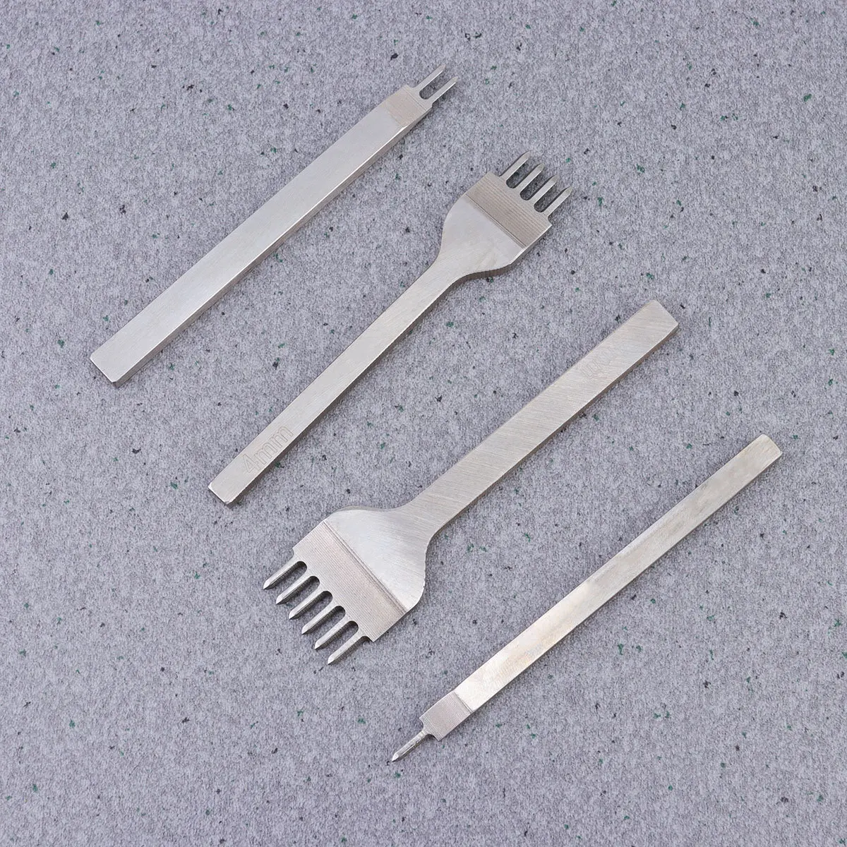 

4Pcs Craft Hole Punch Kit High Grade Steel Round Punch Tool Set for DIY Decorating Prong DIY Prong