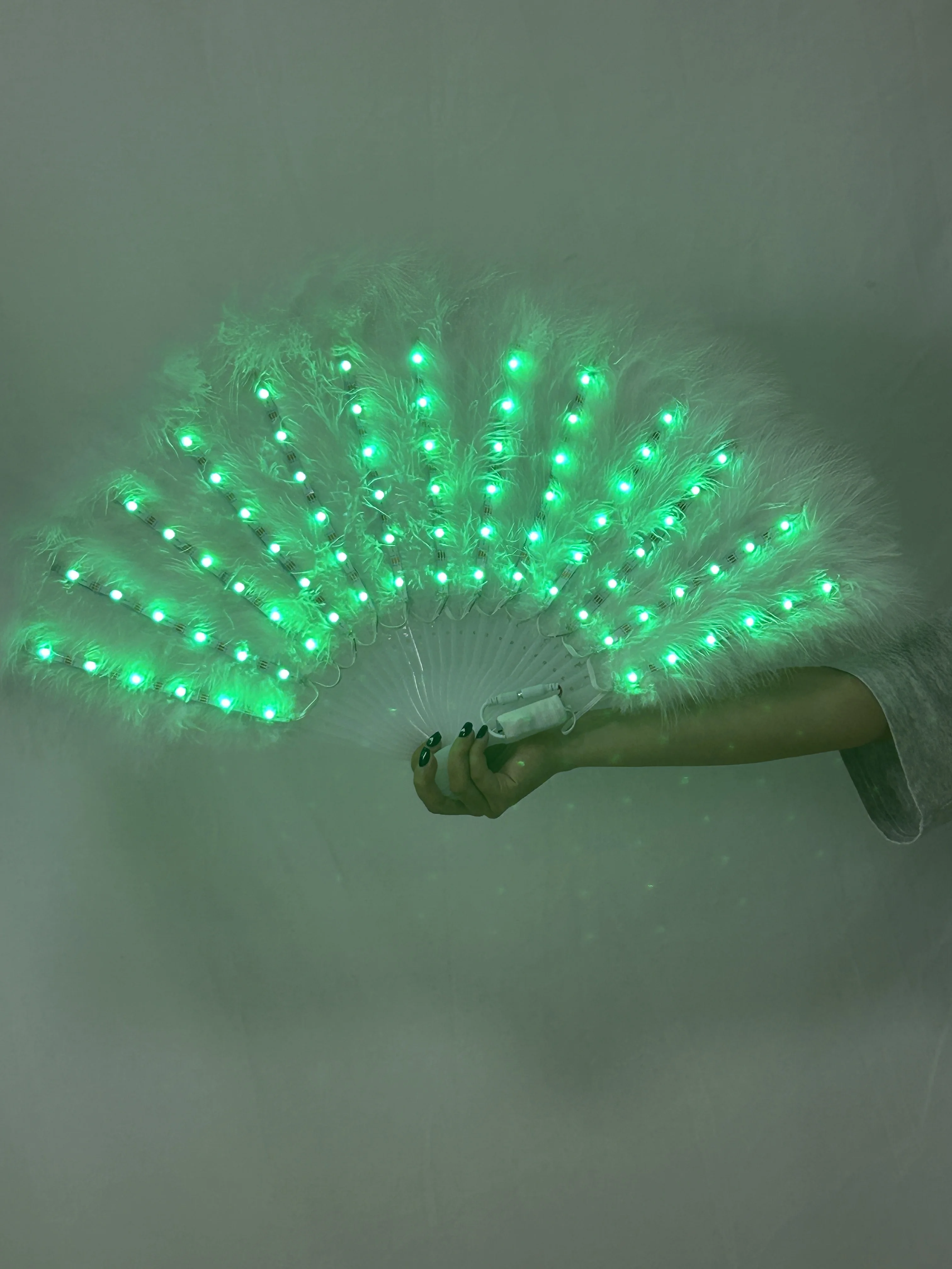 Right Hand Fan LED Lighting White Feather Fan 40*70cm Stage Performance Character Props Portrait Shooting Costume Matching Props