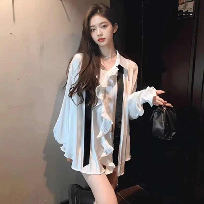 

Long Sleeve Shirts Womens Lace Button Down Tops Turn Down Collar Ruffles Slim Fit Feminine French Style Casual Autumn Outfits