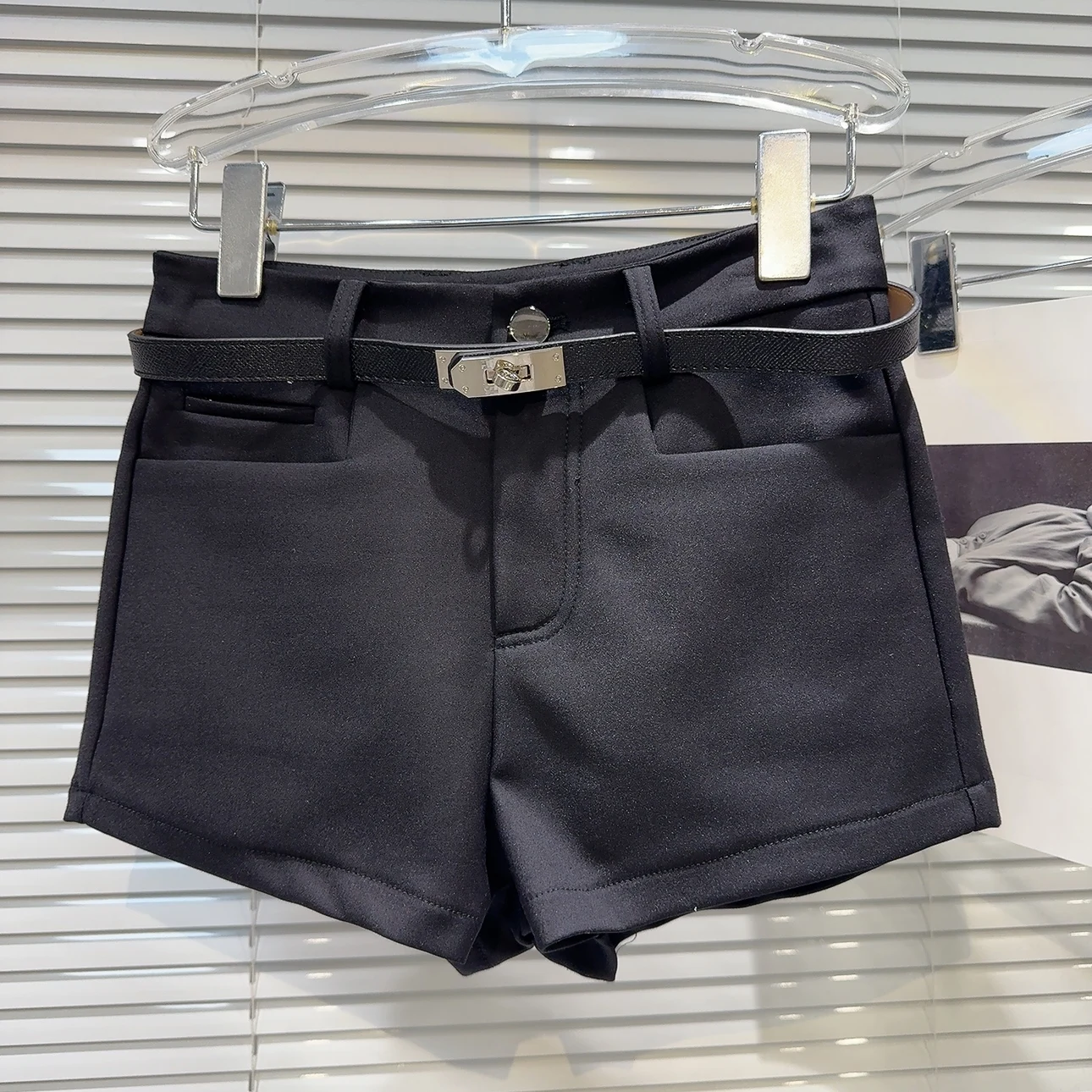 Printemps 2026 à la mode métal bleu ceinture de taille mince couleur Pure coton soie costume t-quarts longueur orthès pour les femmes décontracté Stra...