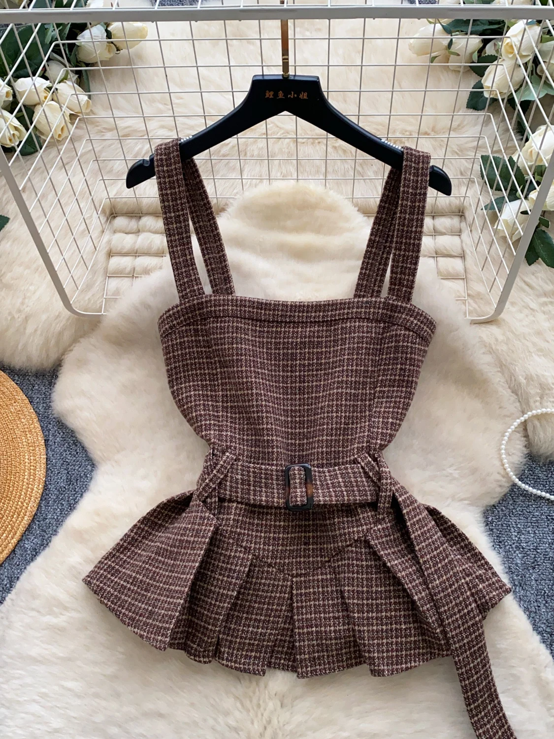 Retro Academic Style Plaid Strapless Waist Cinched Sleeveless Top Women's Outerwear 2026 Autumn Collection Vest