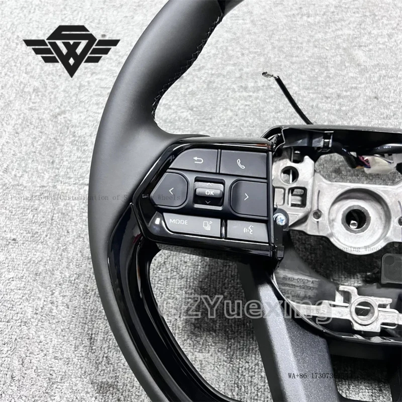 Customized Piano Black Car Steering Wheel Suitable for Toyota Land Cruiser Prado LC300 Steering Wheel Assembly