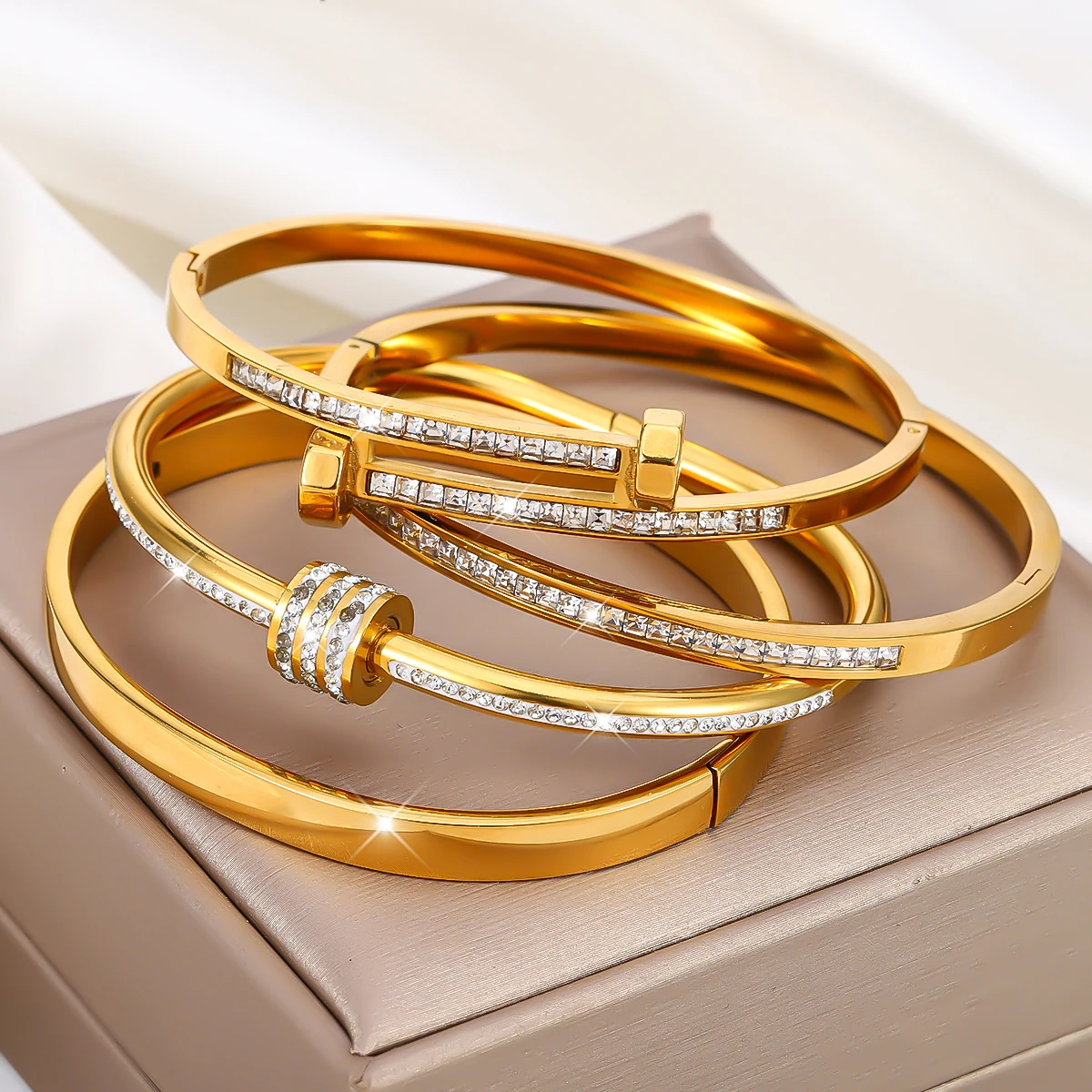 

4PCS Light Luxury Stainless Steel Cuff Bracelet, Gold Silver Color Set Women's Classic Bangle, Exquisite Jewelry Gift