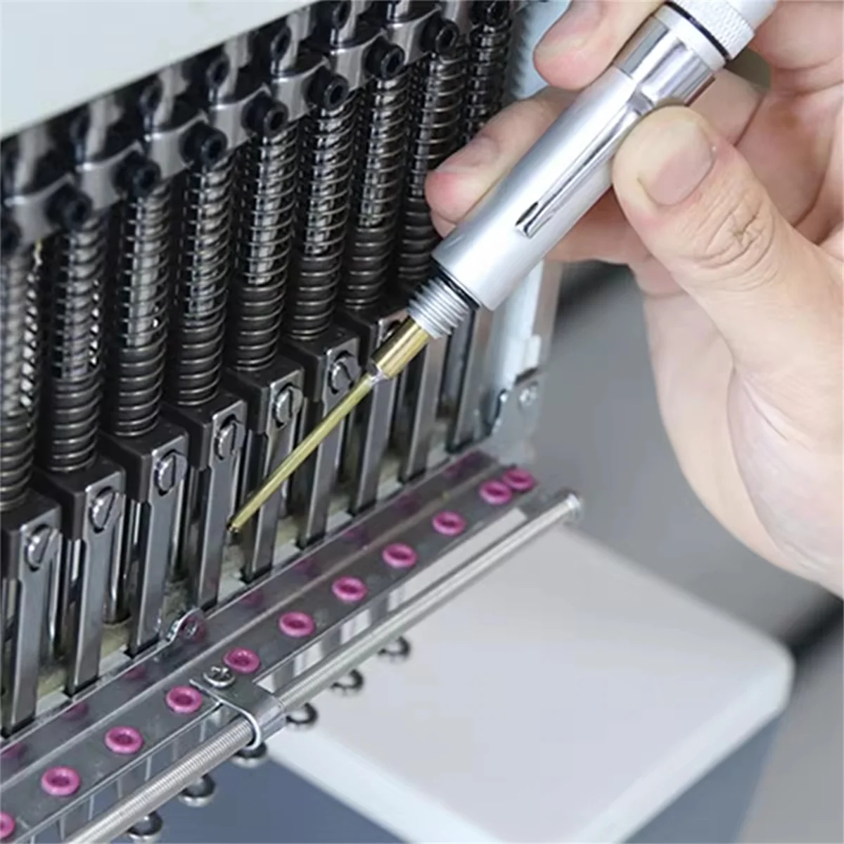 Precision Dripping Oil Pen Aluminum Alloy Applicator Precisely Applies Other Lubricant Firm Maintenance Oiler Pen Vogue