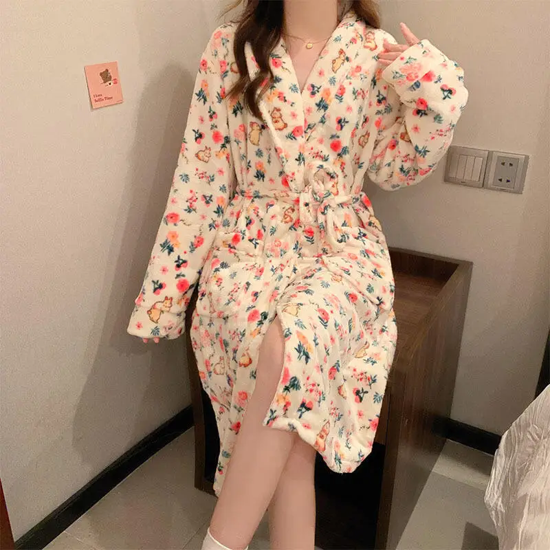 

Student Pompom Purins 2025 Winter New Robe Women's Cartoon Kawaii Bathrobe Thickened Warm Comfortable Soft Sweet Home Clothes