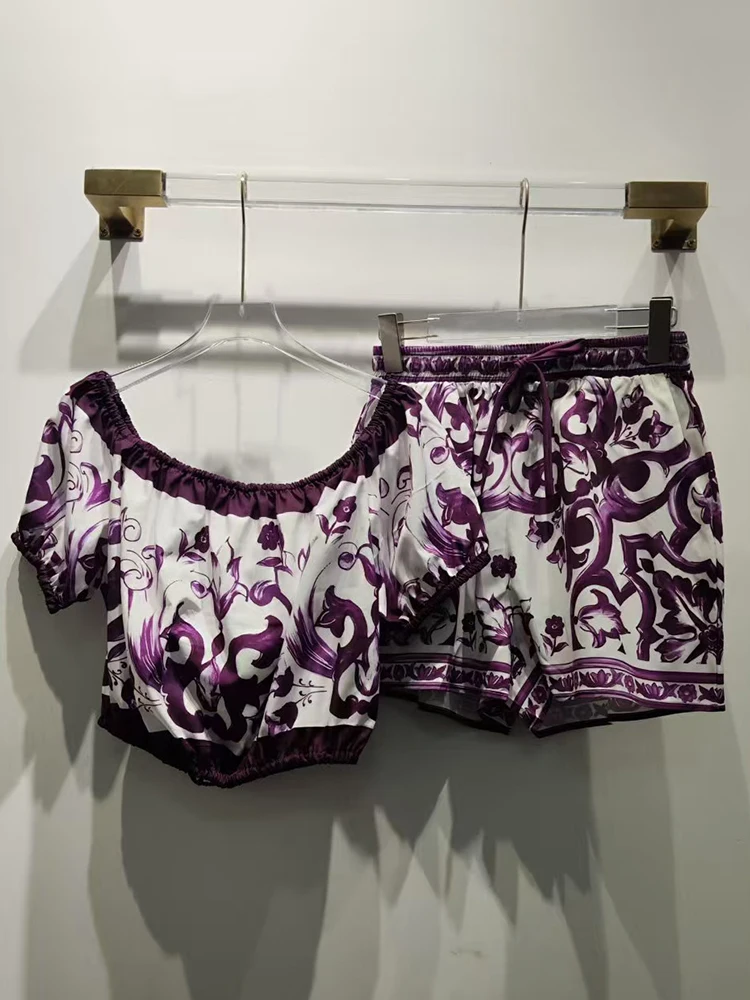 2025 ฤดูร้อนผู้หญิงRetroเรขาคณิตพิมพ์Halterสั้น 2 ชิ้นชุด + กางเกงขาสั้นสายรัดแฟชั่นชุด