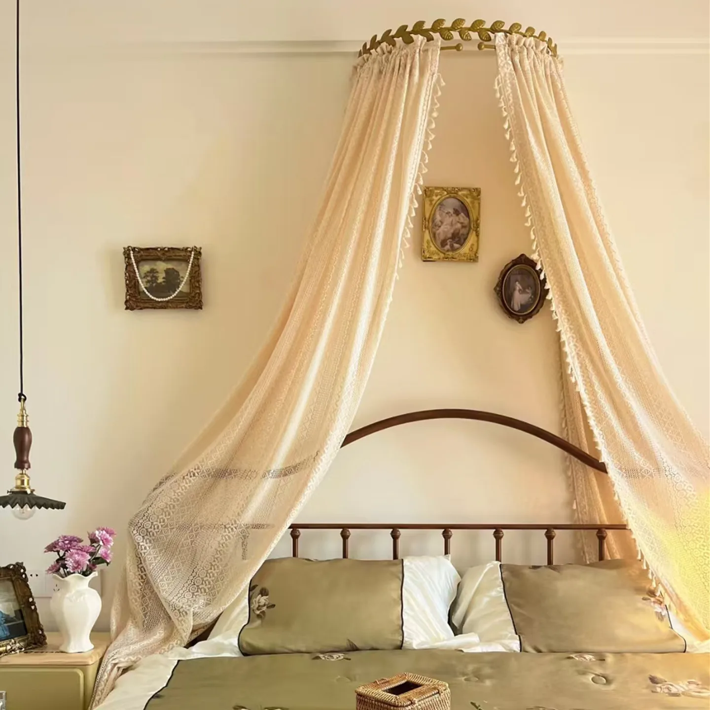 Medieval Style Bed Mantle Lace Fringed Bedside Gauze Mantle Decoration French Retro Beige American Simple with Shelf