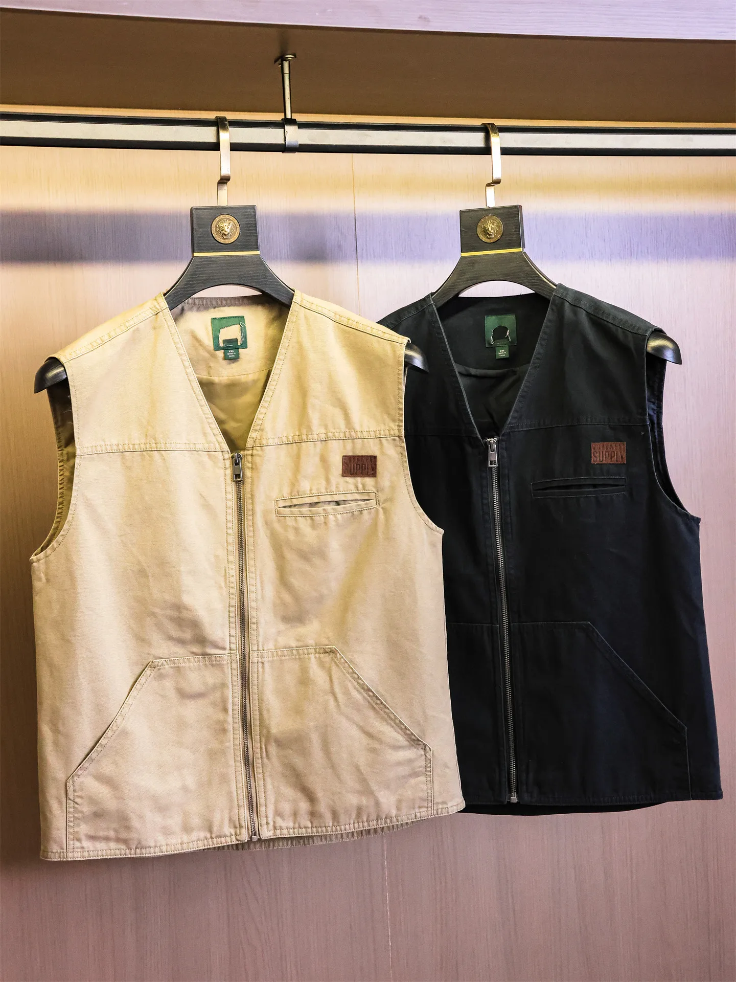 

Pure Cotton Breathable Outdoor Vest Men's Sleeveless Jacket V-Neck Zipper Closure Color M790 Standard Fit Youth Fashion
