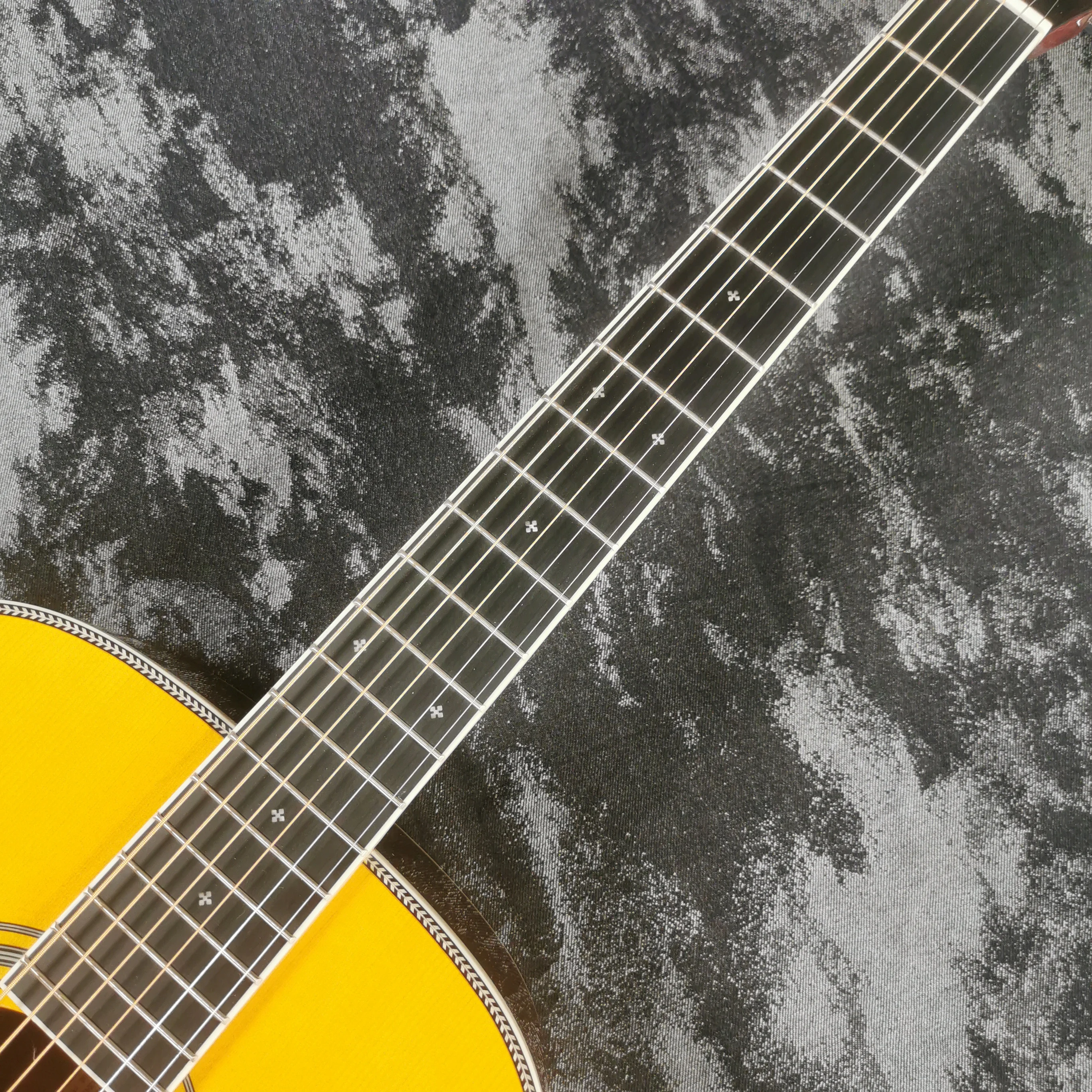 40 inch OM28 series spruce solid wood polished yellow glossy acoustic wood guitar