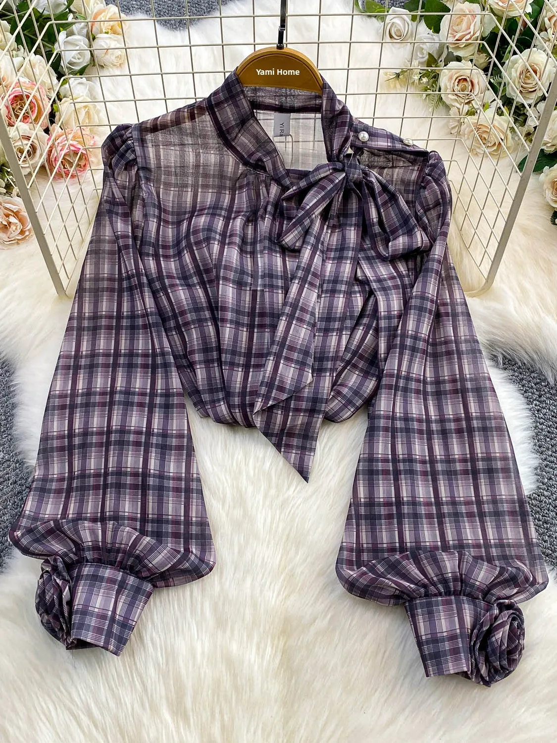 

Ladies' Casual Loose Plaid irt round Ne Lantern Sve Belted Korean Sle Commute Faion Autumn Season All-Match Top