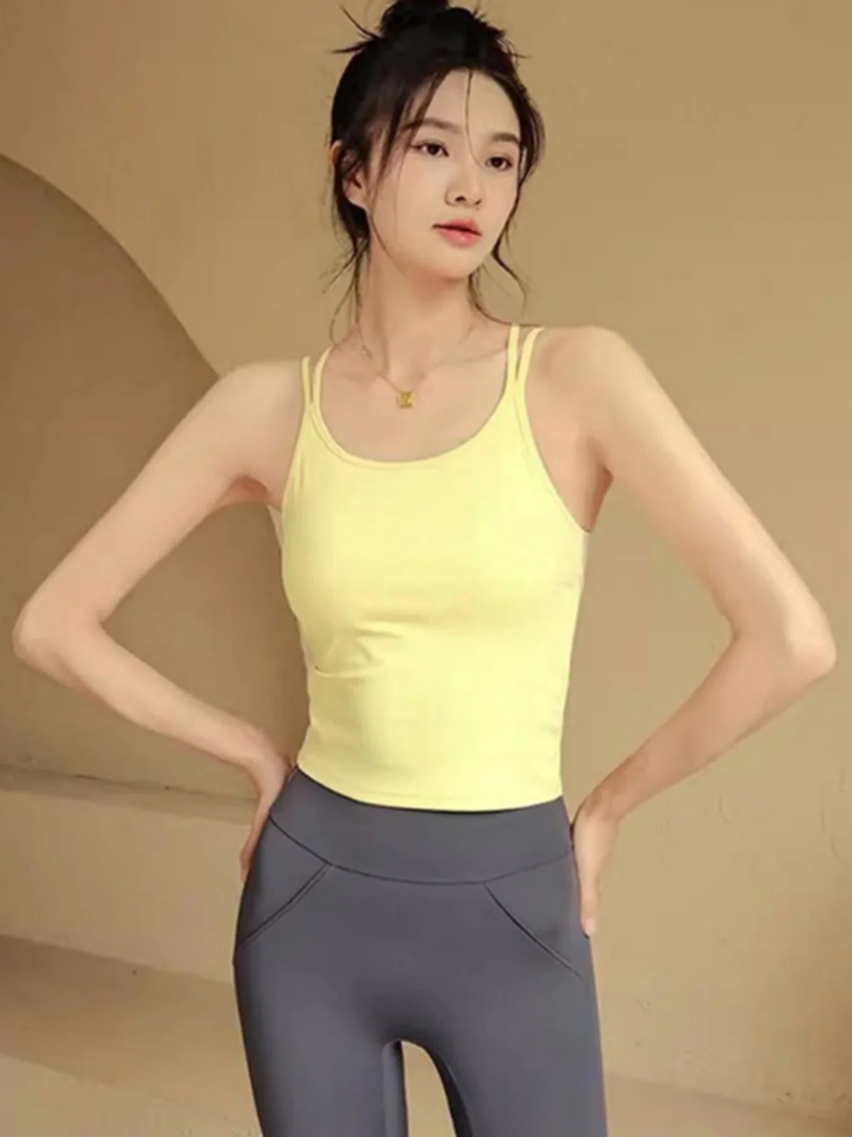 ヨガ バル ストラップ ベスト レディース 夏 インナー マッチ 美しい バ ブラ インテイテッド チェスト パッド スポーツ フィットネス トップ