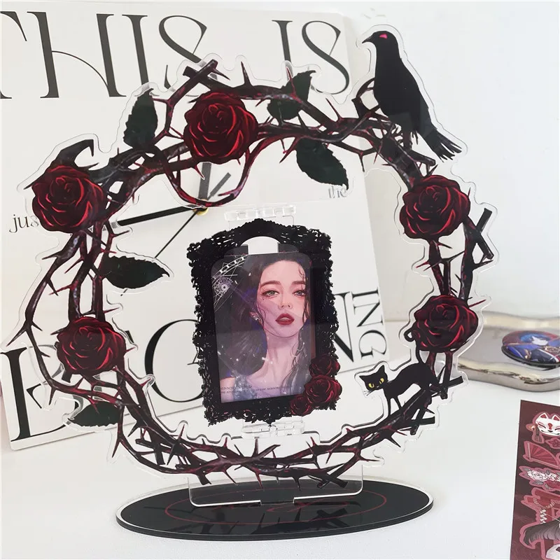 

Вращающаяся акриловая фоторамка Night Rose — 3-дюймовая вращающаяся подставка для фотокарточек Idol, вееров, коллекционных предметов K-Pop