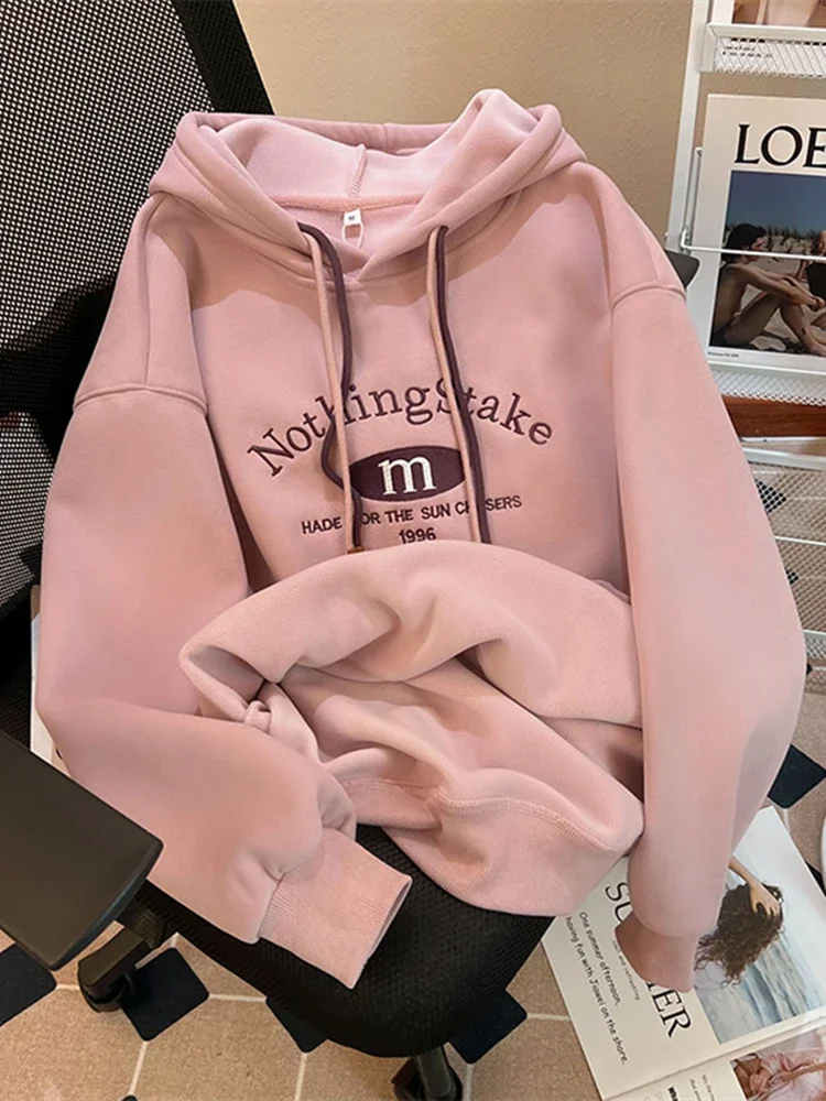 2024 ใหม่ฤดูใบไม้ร่วงฤดูหนาวผู้หญิงหลวมThicken WARMขนแกะHooded Sweatshirtคุณภาพสูงหวานเย็บปักถักร้อยสีชมพูHoodies