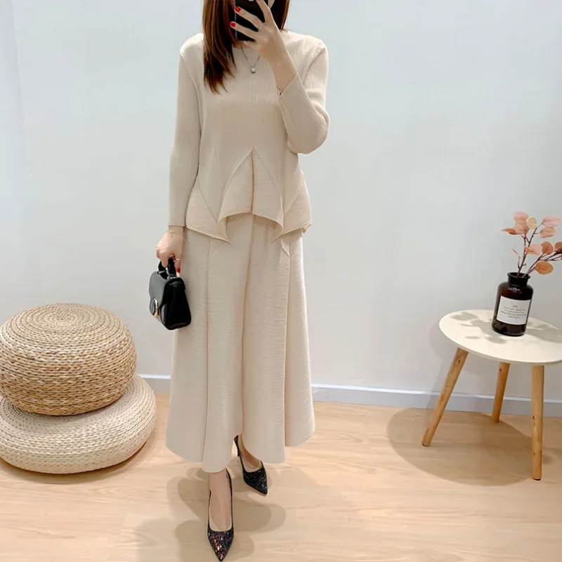 New Fashion Tide Luxury Suit Ladies High Quality O-neck Pleated Dress Long-sleeved Skirts Tops Two Piece Sets Womens Outifits