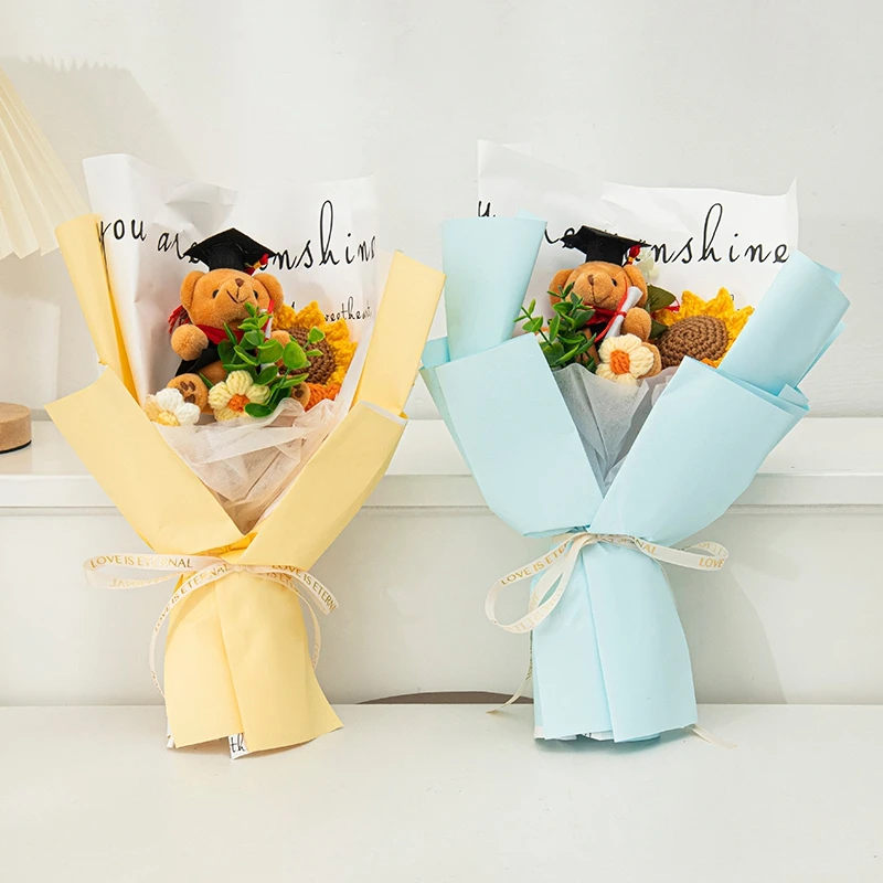 باقة عباد الشمس المنسوجة يدويًا للتخرج ، زهرة كروشيه للطبيب والدب ، هدية التخرج ، ديكور الحفلات