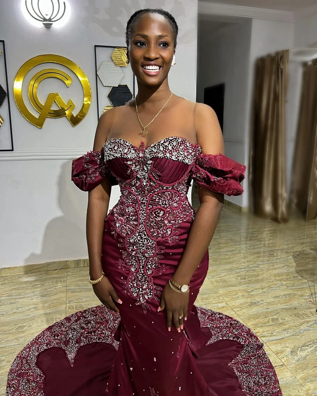 Elegant Lace Appliques Mermaid Evening Dresses Sheer Necklines Burgundy Beaded Aso Ebi Prom Gowns Luxury Crystal Party Dress