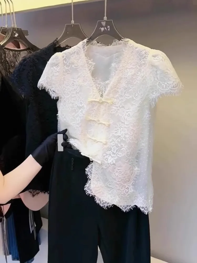 

New Chinese Sle Lace irt Button ort Sve National Trend Vintage Slimming Top Faionable Versatile Summer Blouse