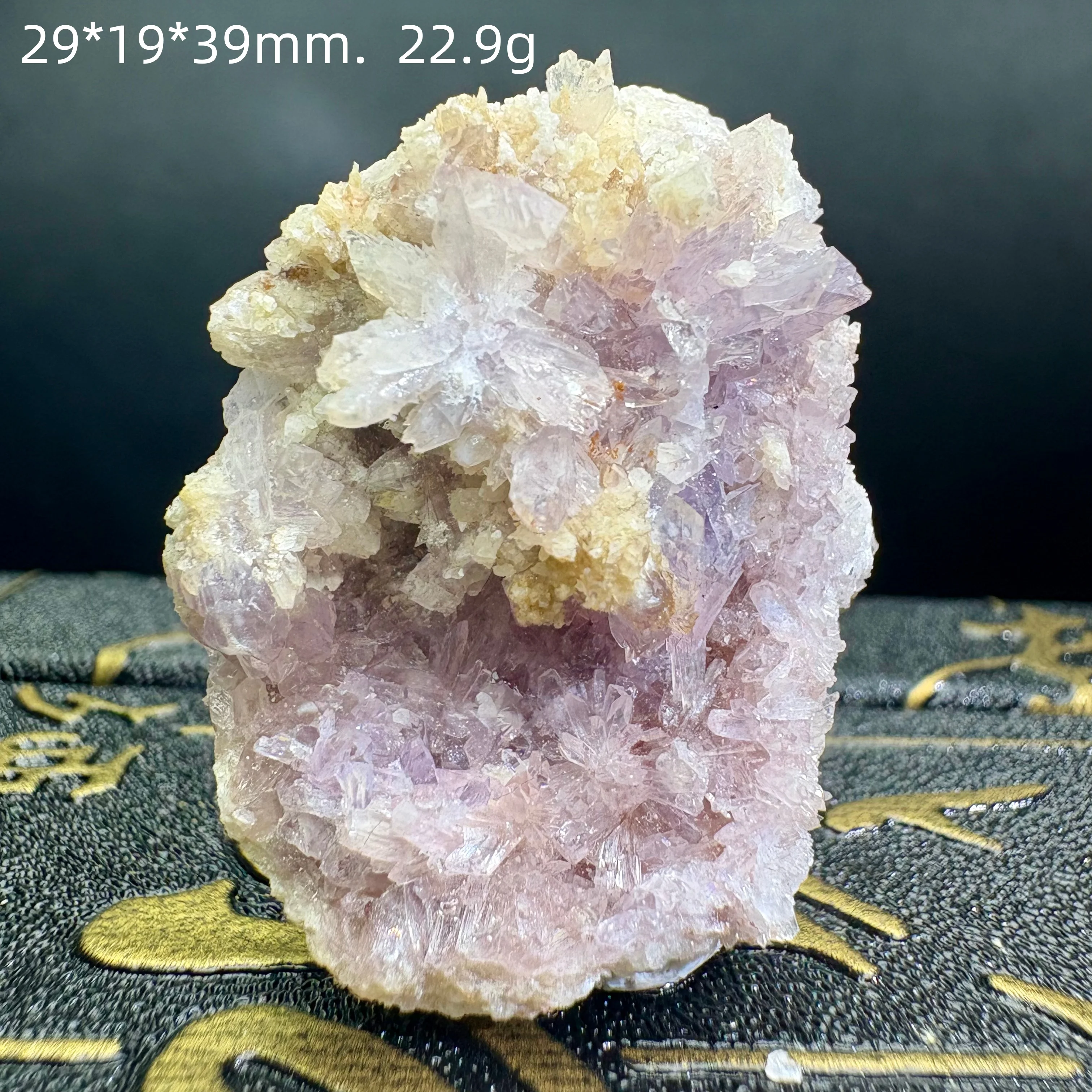 Natural stone, Guizhou gypsum flowers, crystal cave minerals specimens, quartz clusters, raw stone decoration, unprocessed polis