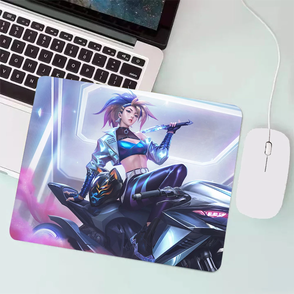 League of ATIONS End KDA Akali Petit tapis de souris de jeu, PC Gamer, clavier, sous-souris d'ordinateur, bureau, polymères, tapis d'ordinateur portable, Anime Maus