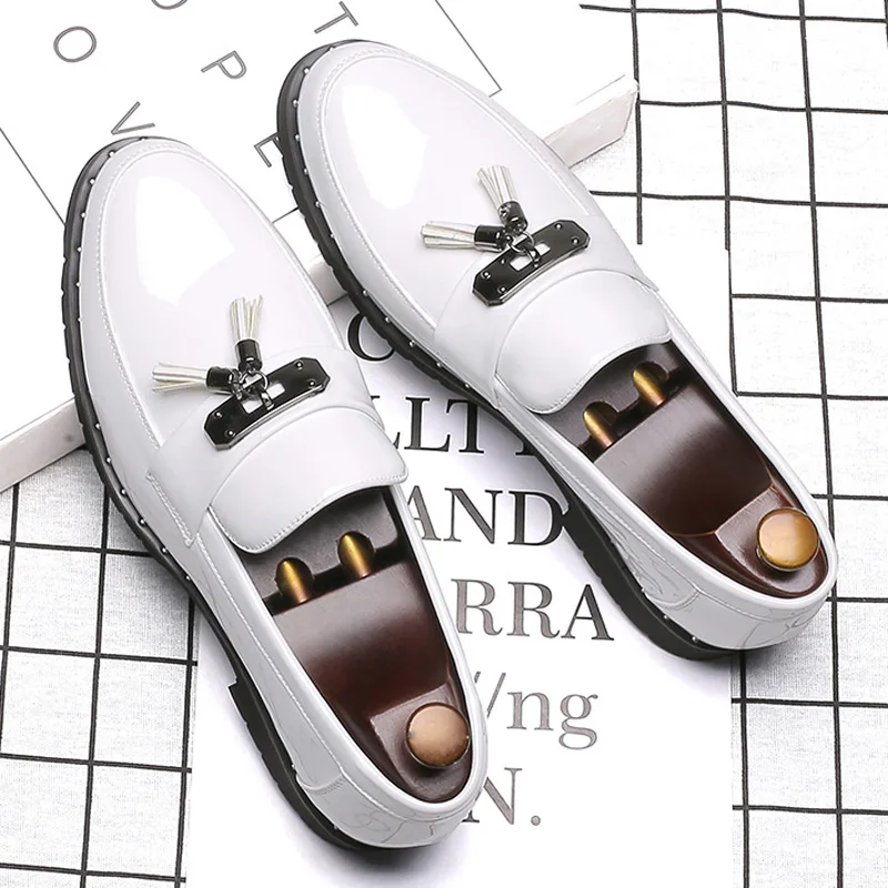 Italy Luxury Brand Loafers Men Shoes Tassel Men Designer Shoes British Style Lacquered Leather Shoes Thick Bottom Wedding Shoes