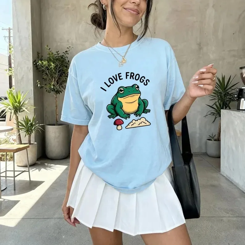 Frog Art Shirt Frog Outdoors Gift Women Classic Tee Toad T-Shirt