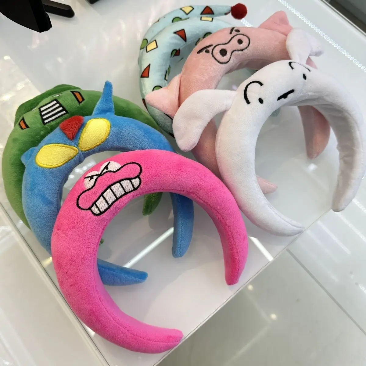 

Kawaii Cartoon Crayon Shin-chan Figure Headband Shinchan Nohara Shiro Action Kamen Hair Decorations Hairpin Ornament