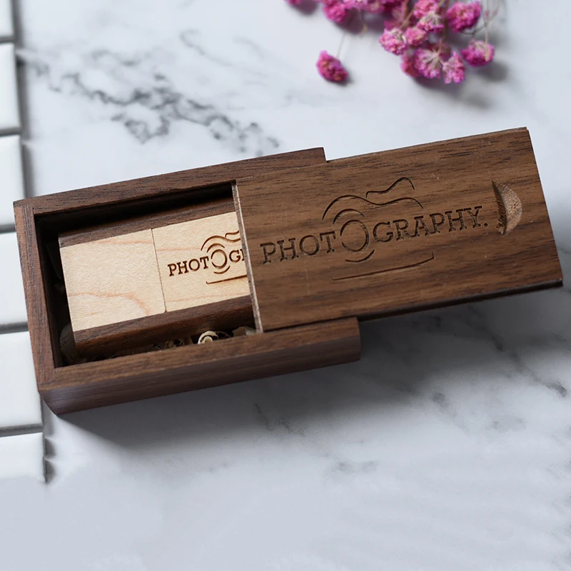 محرك فلاش USB خشبي قابل للدوران 128 جيجابايت شعار مخصص مجاني بندريف ذاكرة عصا + صندوق هدايا 8 جيجابايت 16 جيجابايت 32 جيجابايت 64 جيجابايت U القرص هدية الزفاف