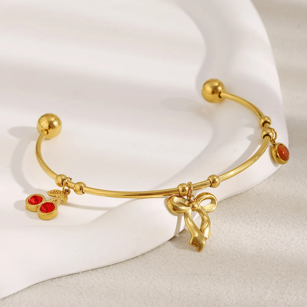 Keen on Pulsera en forma de C con lazo de acero inoxidable y diamante rojo y cereza con temperamento de moda, accesorios creativos personalizados