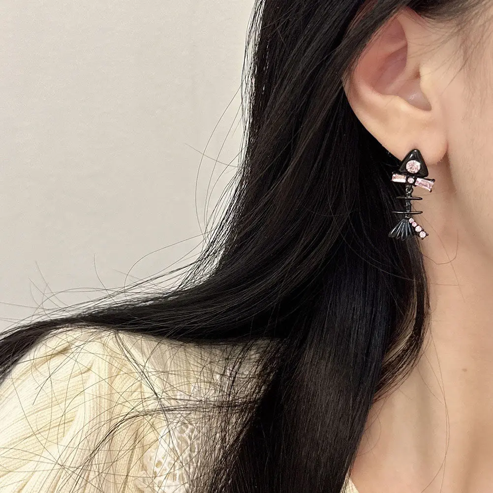 1Pair Sweet Cool Fish Bone Rhinestone Dangle Earrings Drop Earrings for Women Birthday Anniversary Gift Fashion Ear Jewelry
