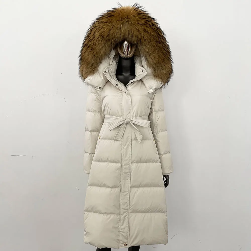 معطف شتوي سميك ودافئ بحزام أبيض أوزة أسفل معطف فضفاض بياقة من فرو الثعلب الحقيقي سترة نسائية بقلنسوة معطف منتفخ موضة جديدة
