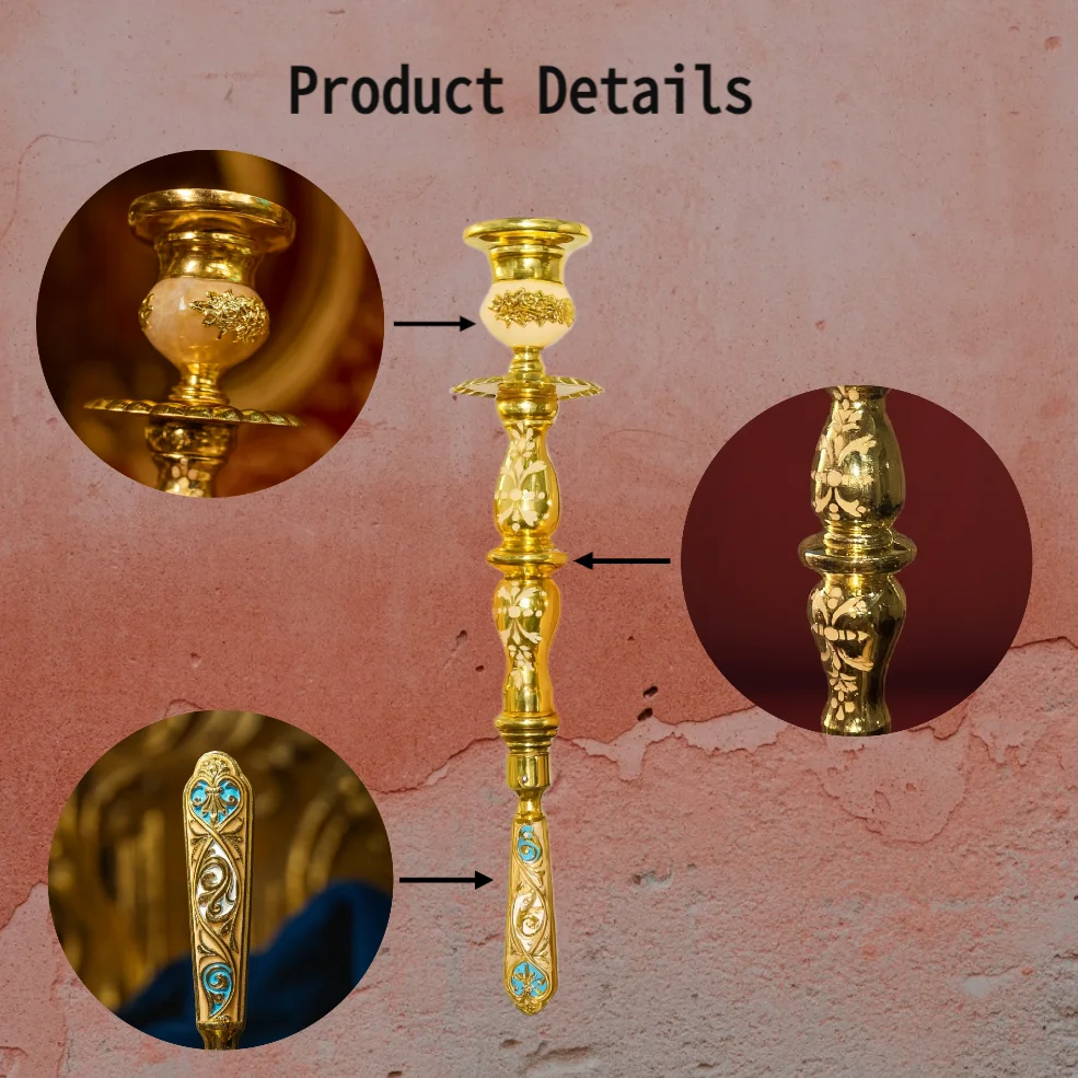 Orthodoxe christelijke handkaarsenhouder, verguld metaal met ingewikkelde gravures en emaille accenten, liturgisch religieus