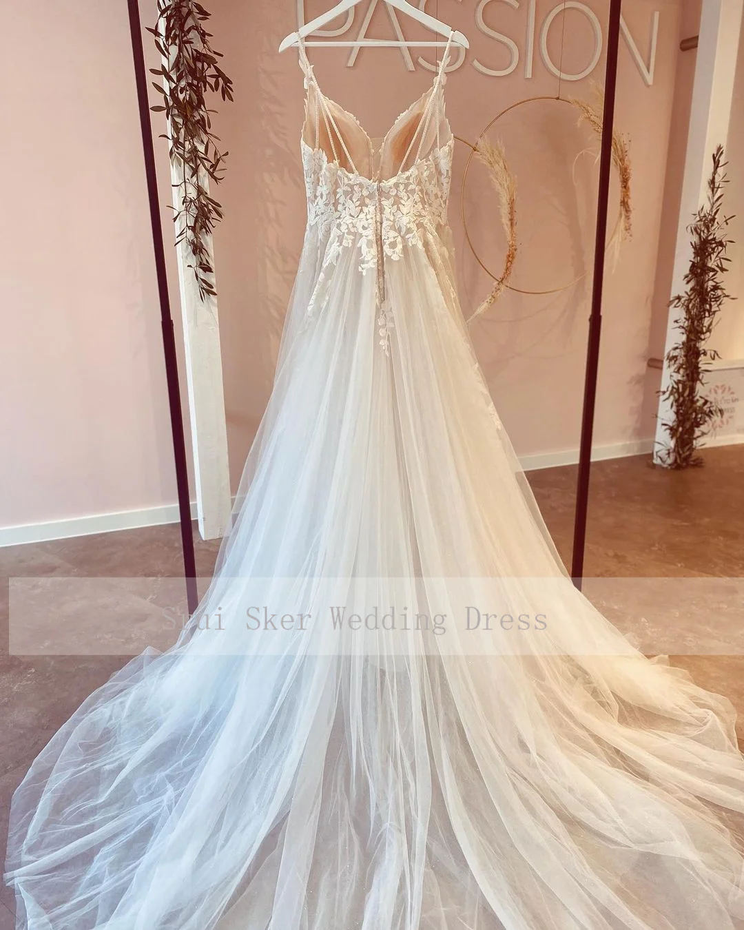 Elegant A-Line ชุดแต่งงาน2021 V คอลูกไม้ Appliques Backless Tulle กวาดรถไฟแต่งงานชุดเจ้าสาว Vestidos De Noiva