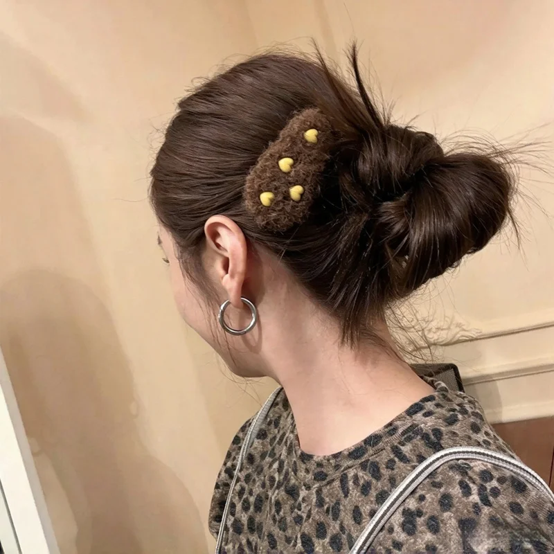 brown furry hair clip cute beautiful yellow heart rich details temperament bangs side hair clip